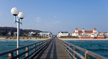 Blick von der Seebrücke auf Binz